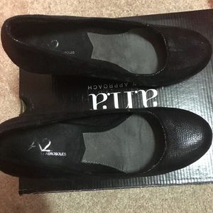 AEROSOLES WEDGES! BLACK! Worn 1 time!